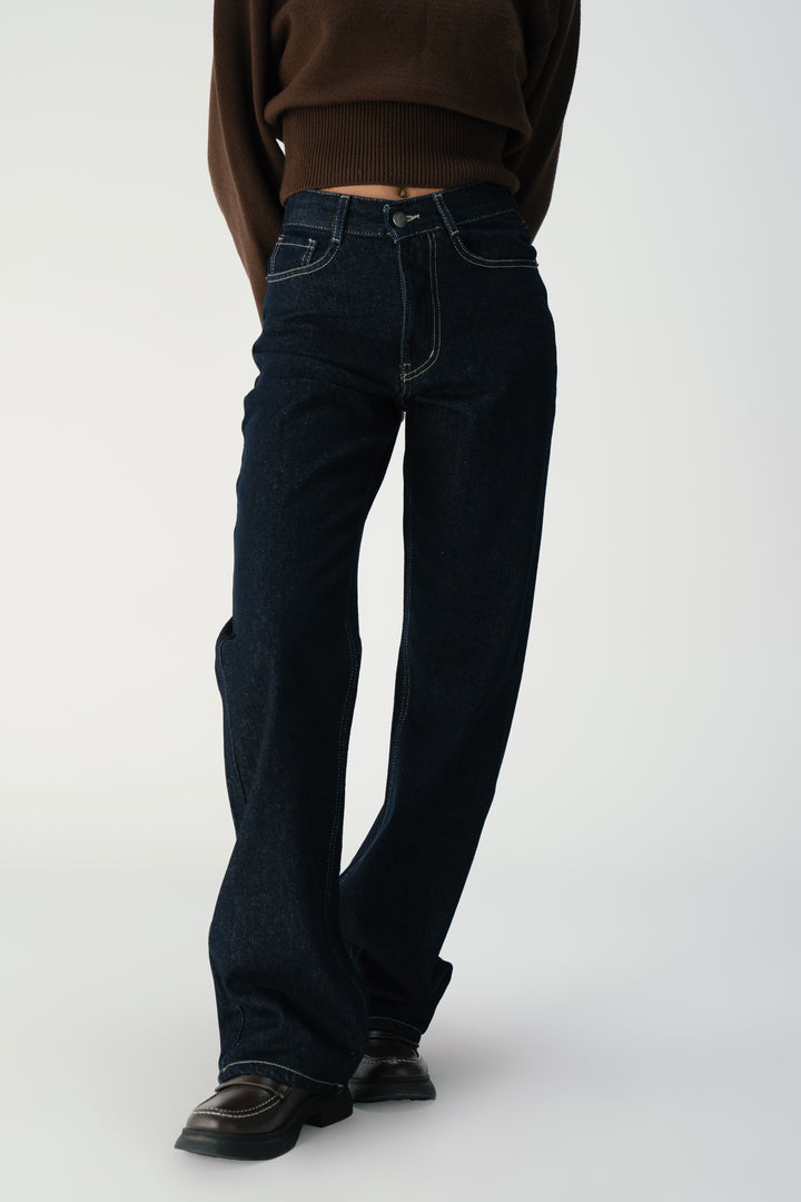 Women's Fitted Jeans in Dark Navy